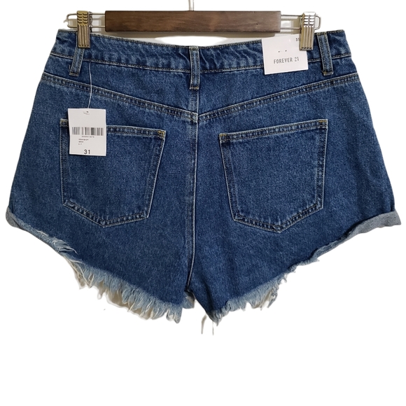 NWT Forever 21 Distressed Denim Shorts Size 31 - Picture 4 of 6